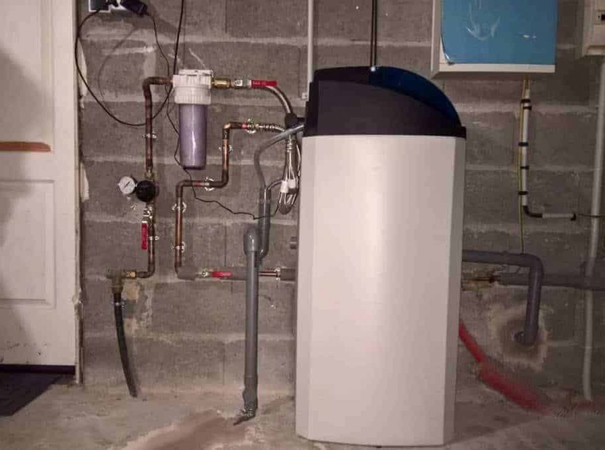 Comment installer un adoucisseur d'eau et quels sont ses avantages pour votre plomberie ?